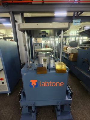 SKM700 IEC68-2-29 JIS C0042-1995와 함께 전자 장치에 대한 반격 충격 테스트 기계